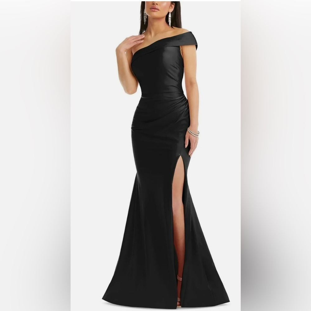 Flawed Cynthia & Sahar Size M-A Ruched One Shoulder Evening Dress‎  Black